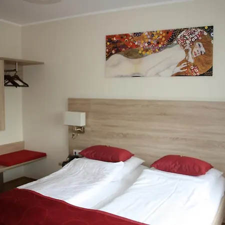 Schwarzer Adler 뫼르스