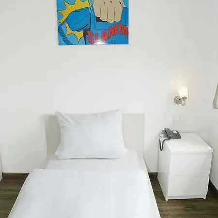 Hotel Schwarzer Adler 3*