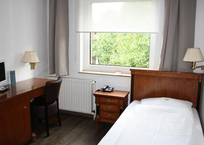 Schwarzer Adler מוארס