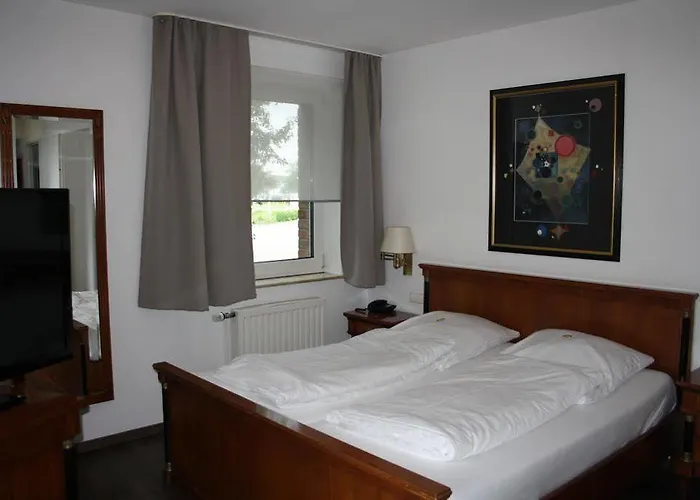 Schwarzer Adler Отель