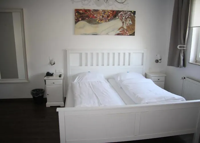 Отель Schwarzer Adler